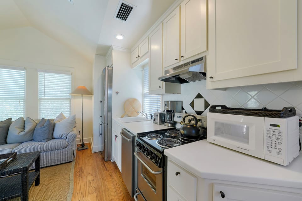 LIVING ROOM OFF OF KITCHEN