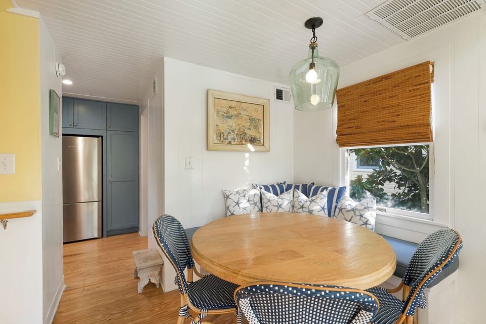 DINING AREA ADJACENT VIEW