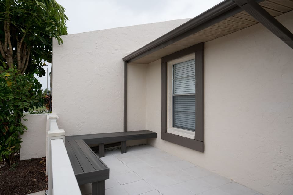 Front courtyard 