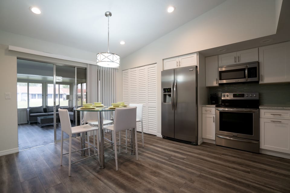Dining Room area that leads to Lanai