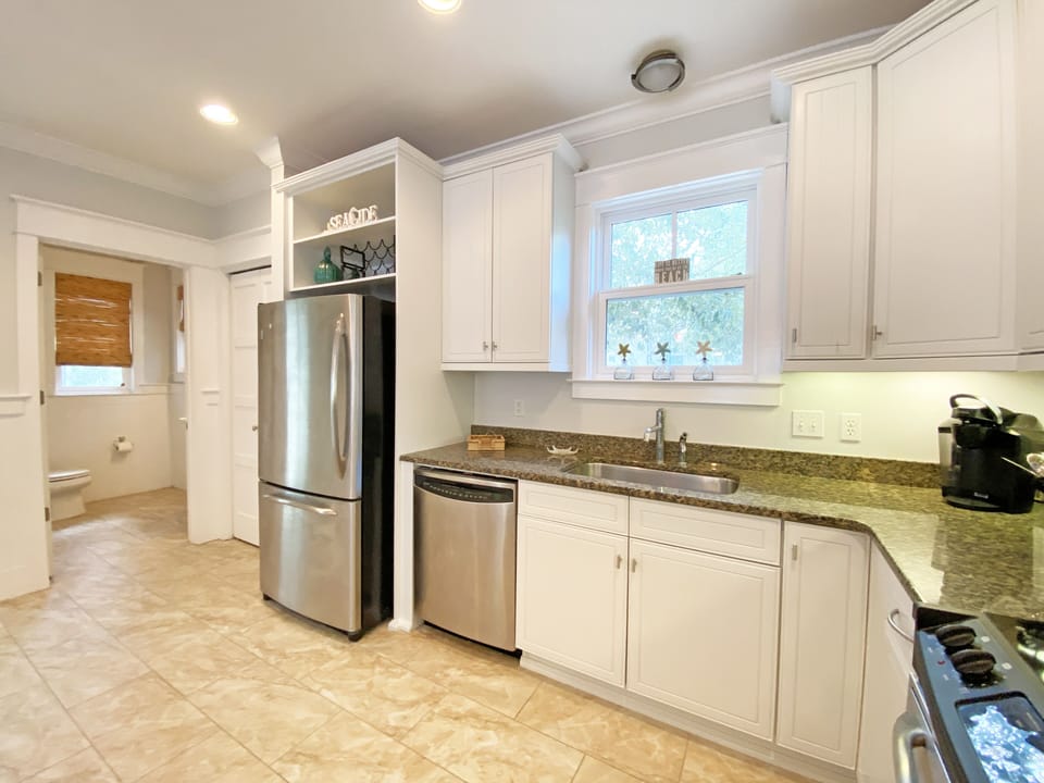 KITCHEN ALTERNATE VIEW, ALL STAINLESS STEEL APPLIANCES