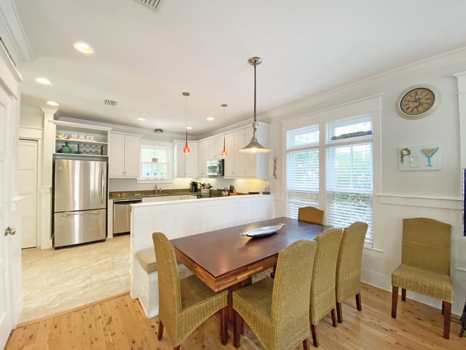 CUSTOM BUILT IN DINING AREA WITH SEATING FOR 8