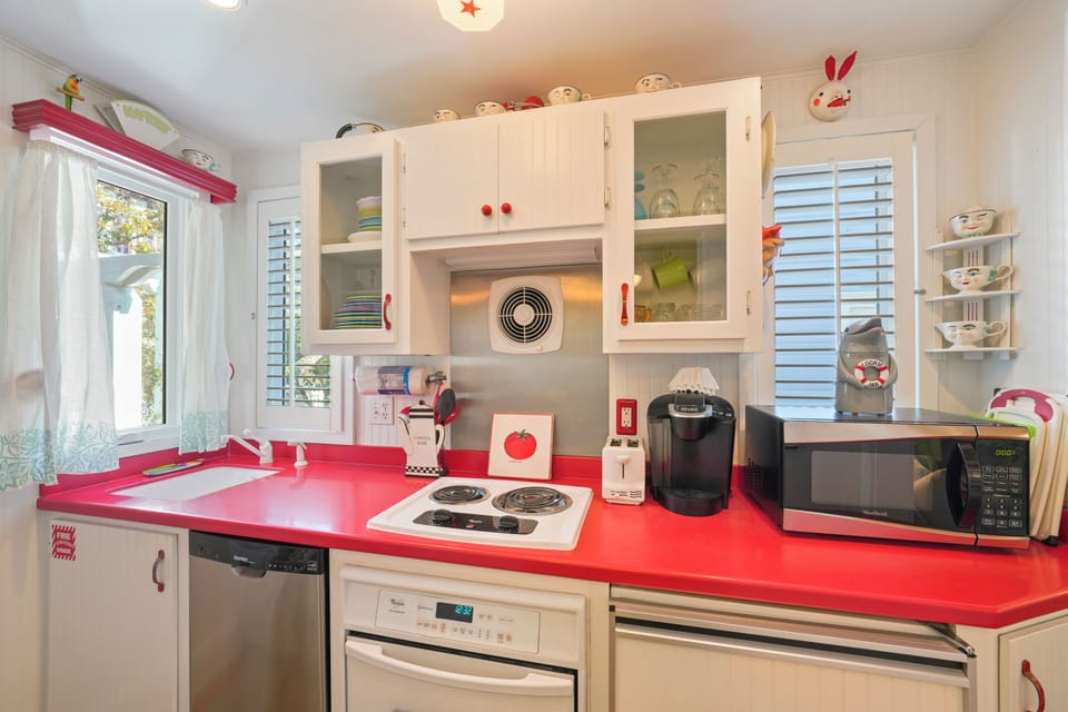 GALLEY KITCHEN W/2 BURNER ELECTRICAL & COMPACT OVEN