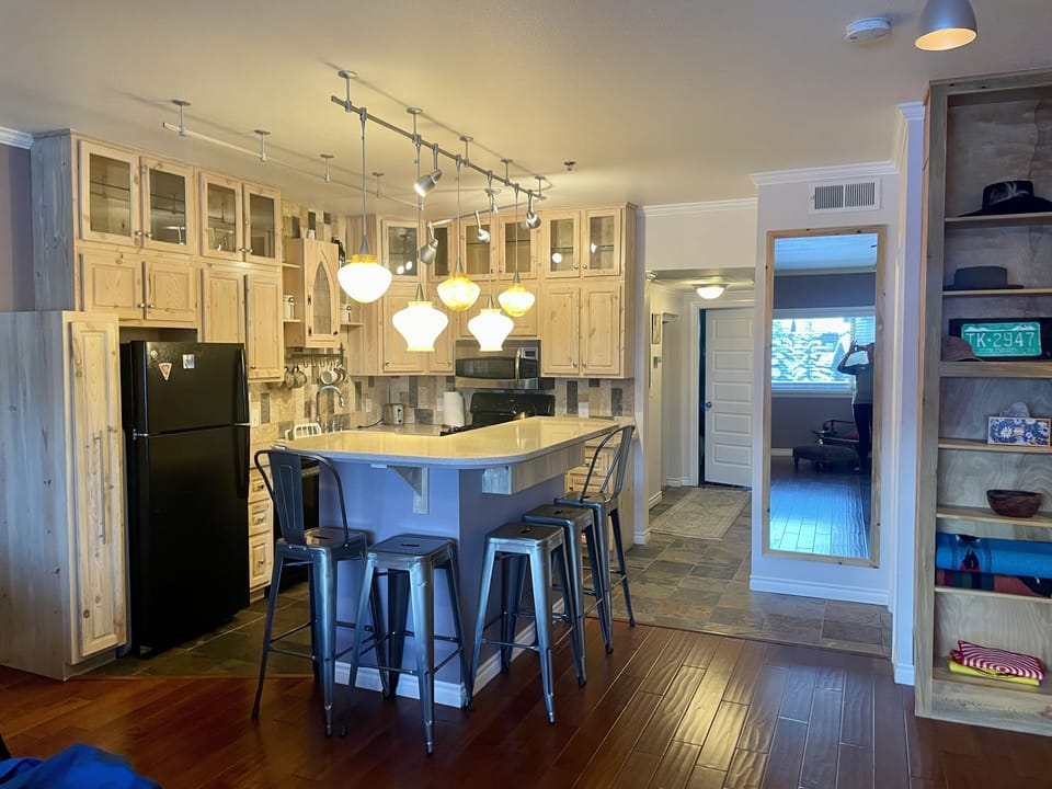 Spacious, well-appointed kitchen