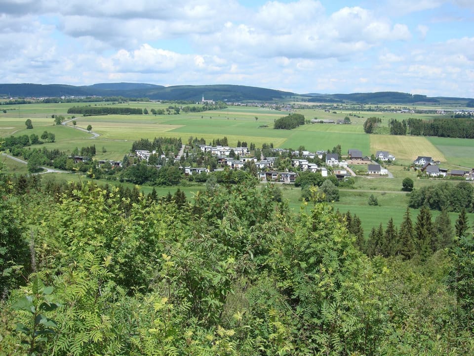 Surroundings [summer] (1-5 km)