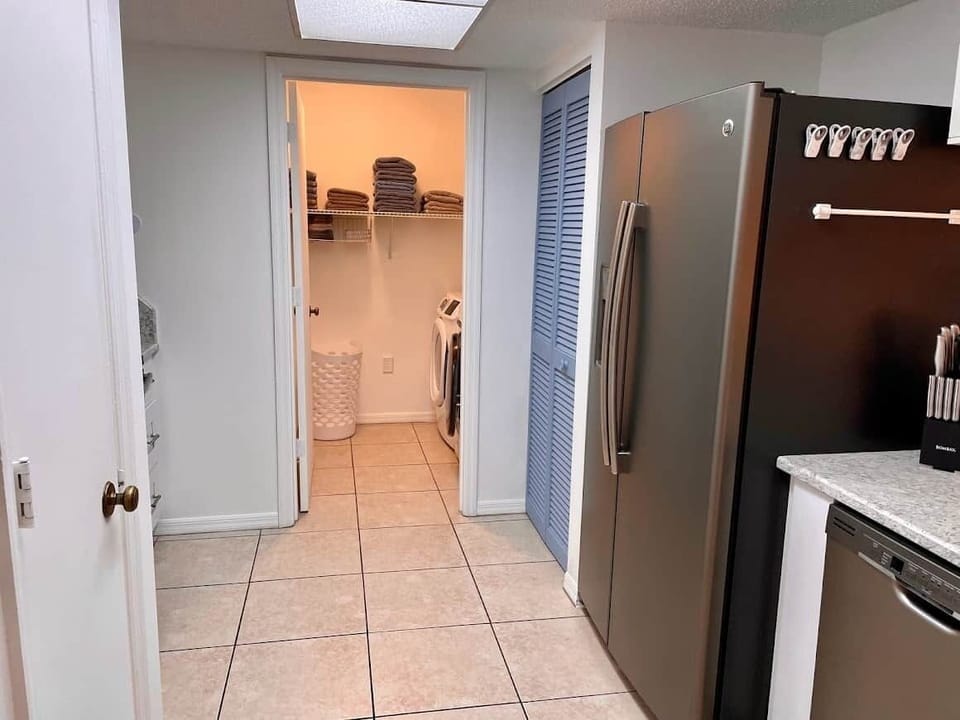 Kitchen/Laundry