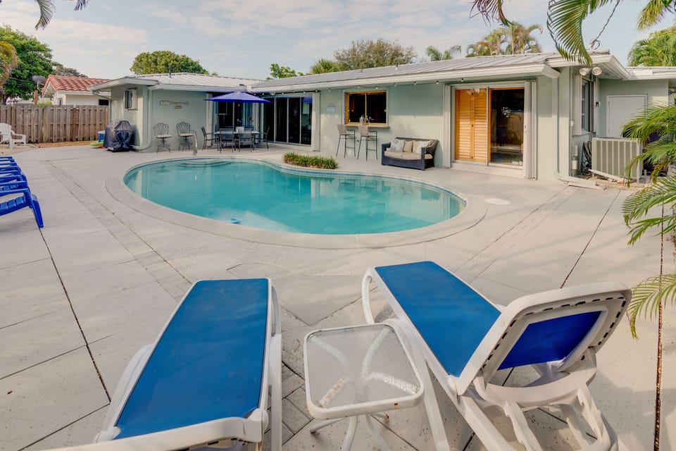 Large pool area with plenty of seating