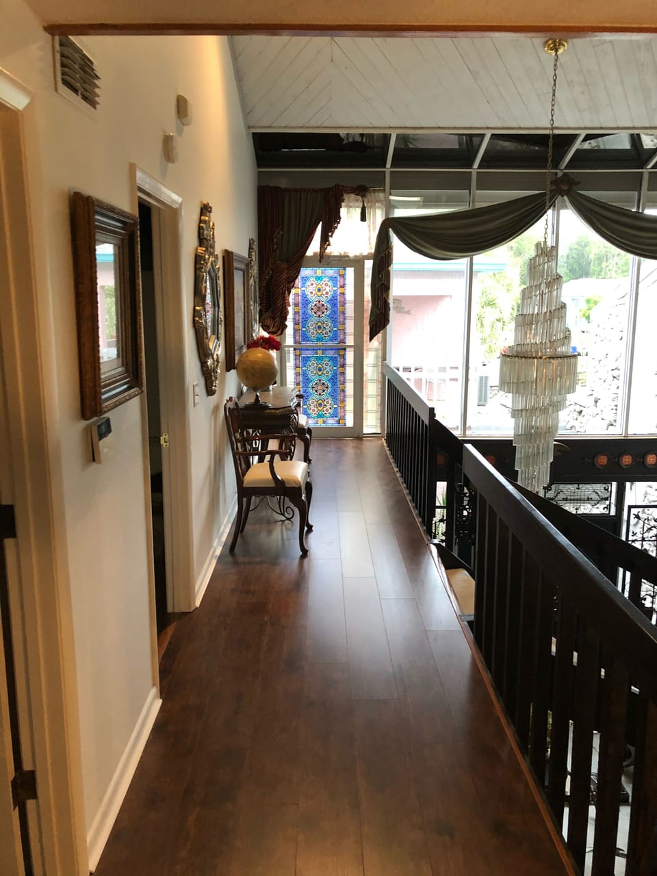 Upper bedroom hallway