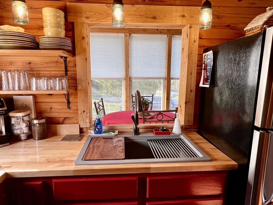 Pass through kitchen to diining