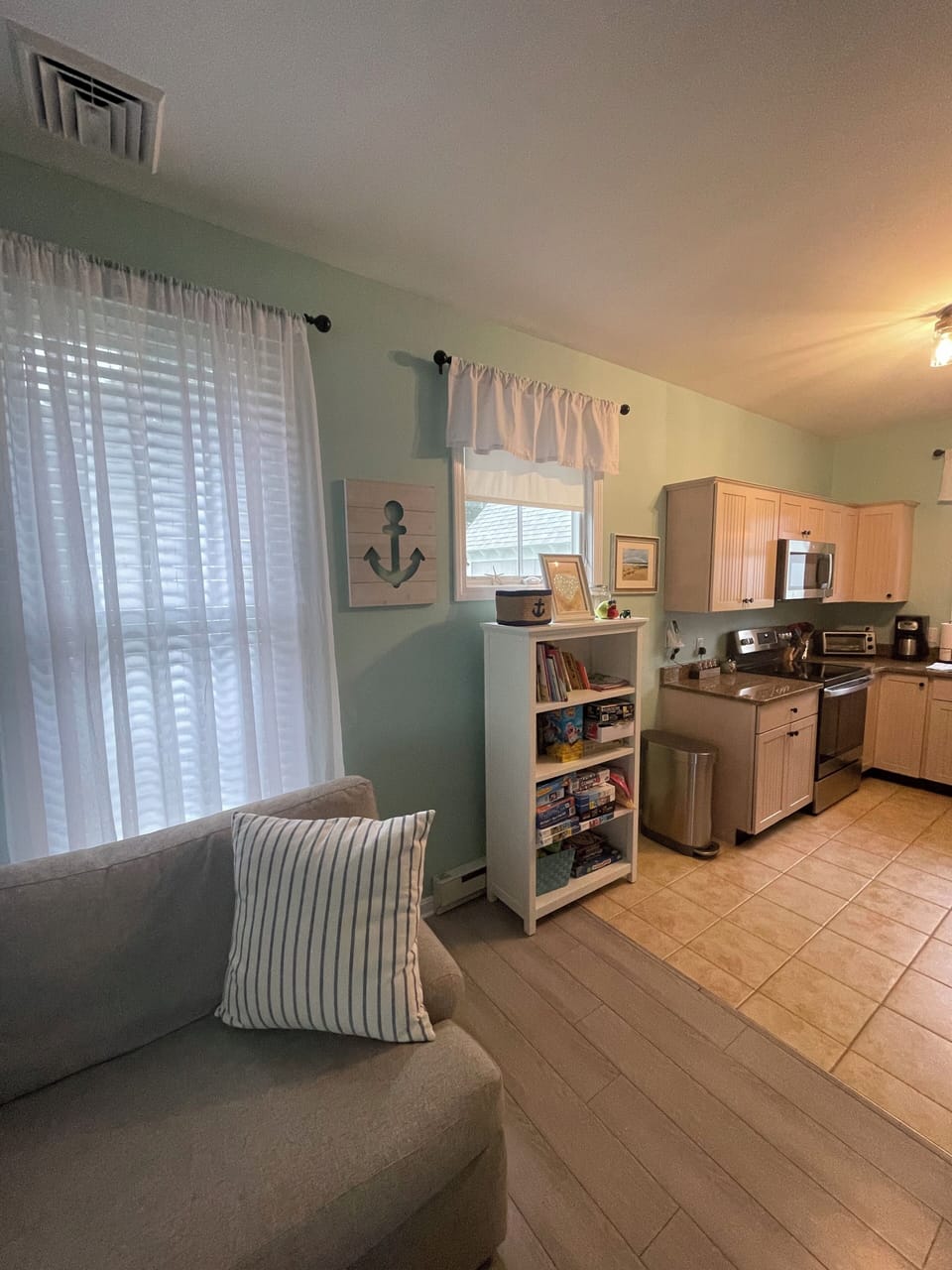 Living Room / Kitchen 