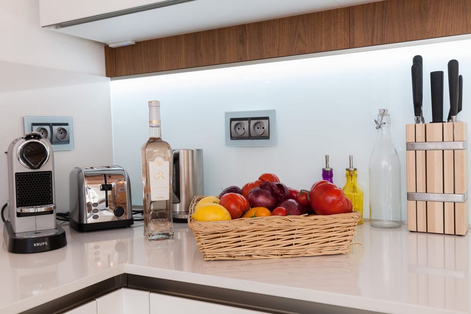 ~ The Kitchen and its original ceiling  - Maison Baieta ~ ABSOLUTY ANTIBES