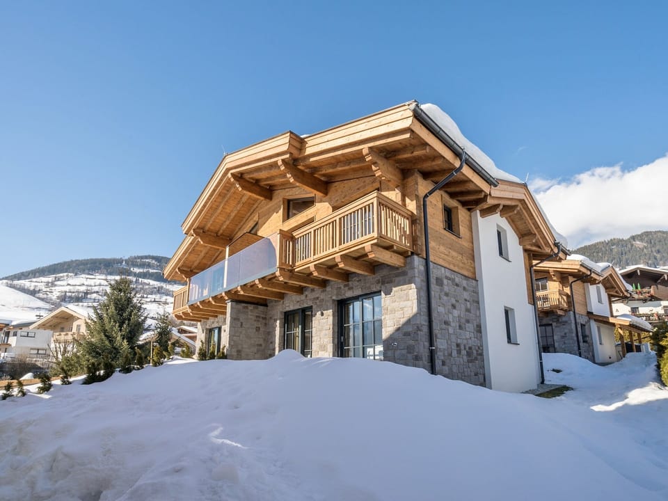 Holiday Home Exterior [winter]