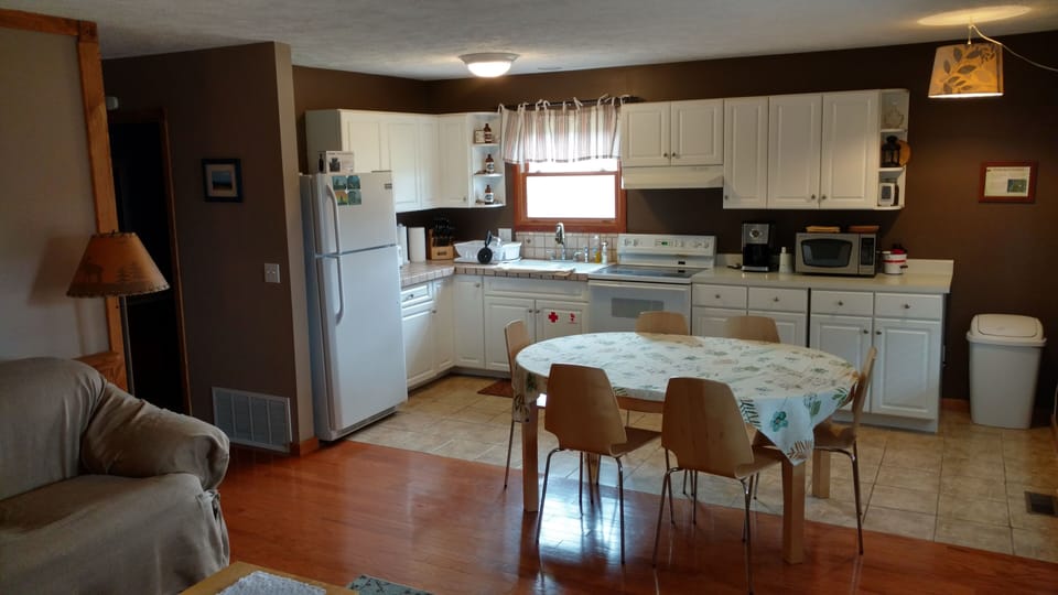 Kitchen, dining room