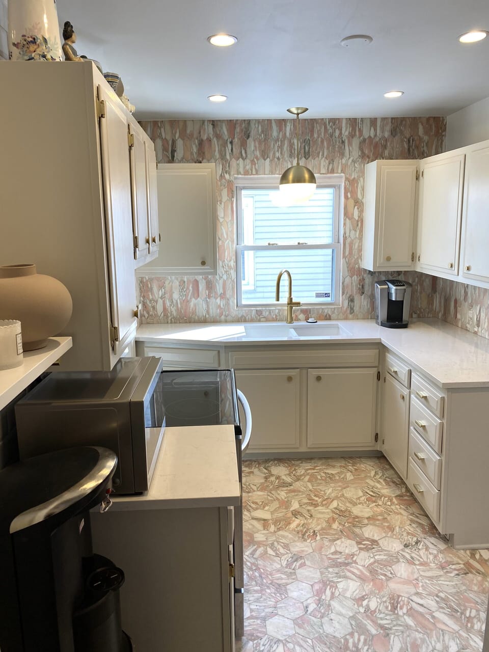 Beautiful kitchen with new Norwegian pink quartz! 