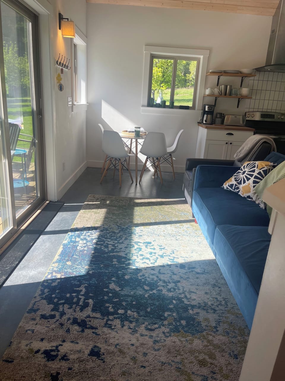 Entrance - living room/dining/kitchen