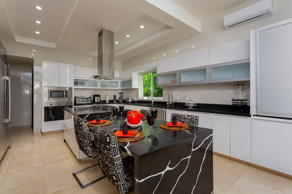 Full Kitchen
