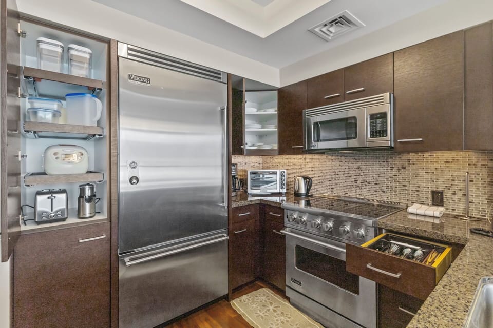 Kitchen - This kitchen comes fully and completely equipped for all your cooking needs during an extended stay.