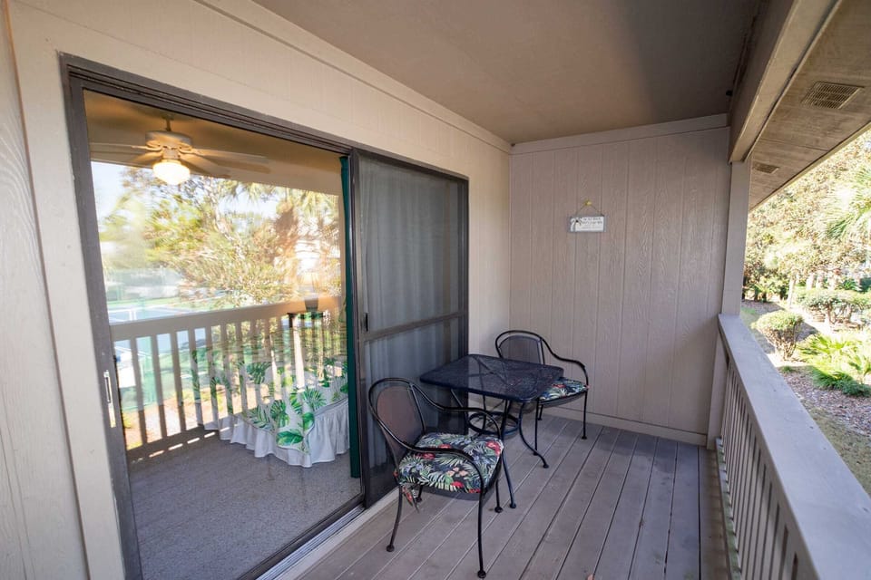PRIVATE COVERED PATIO - PRIVATE COVERED PATIO