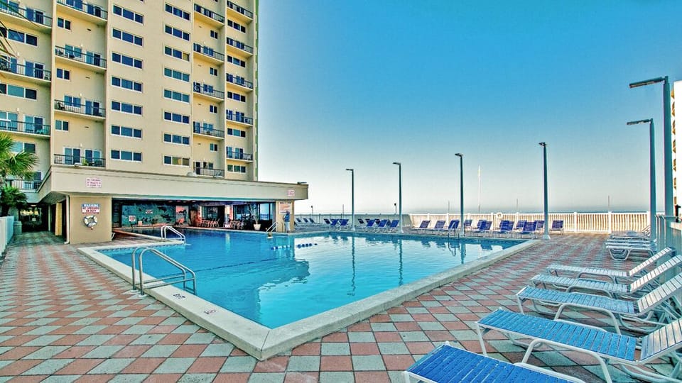 OUTDOOR POOL (SECOND POOL)