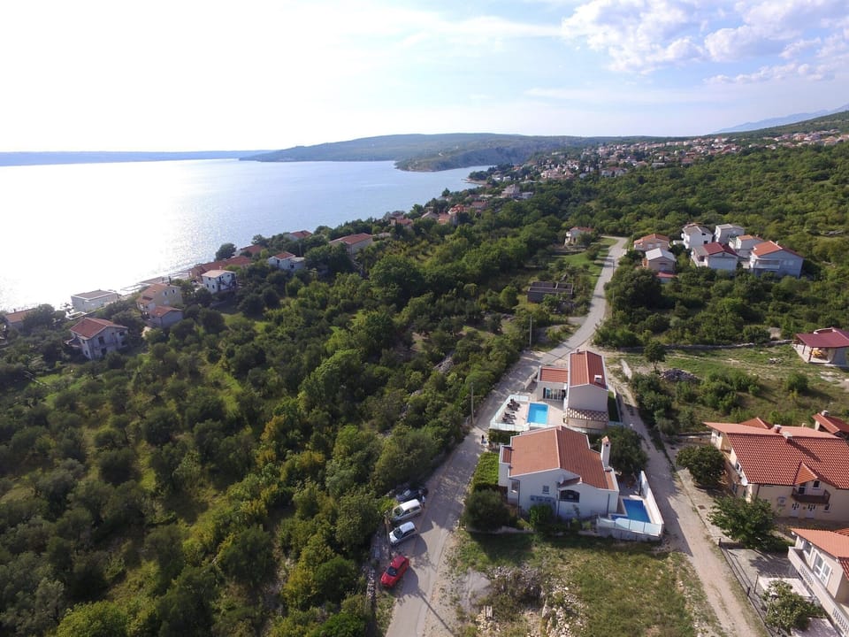 Surroundings [summer] (1-5 km)