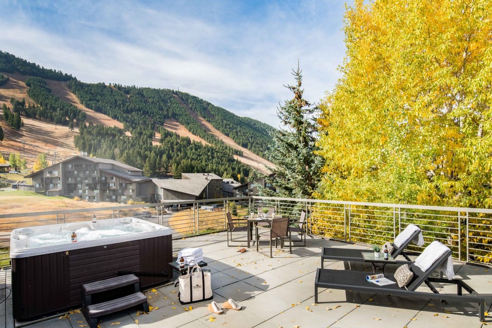 Shared rooftop hot tub