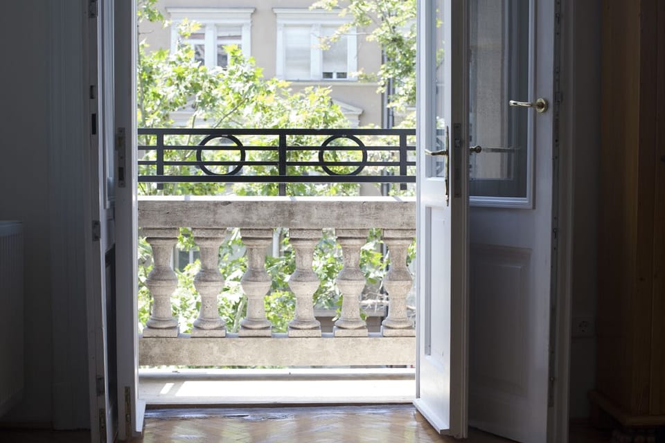 balcony