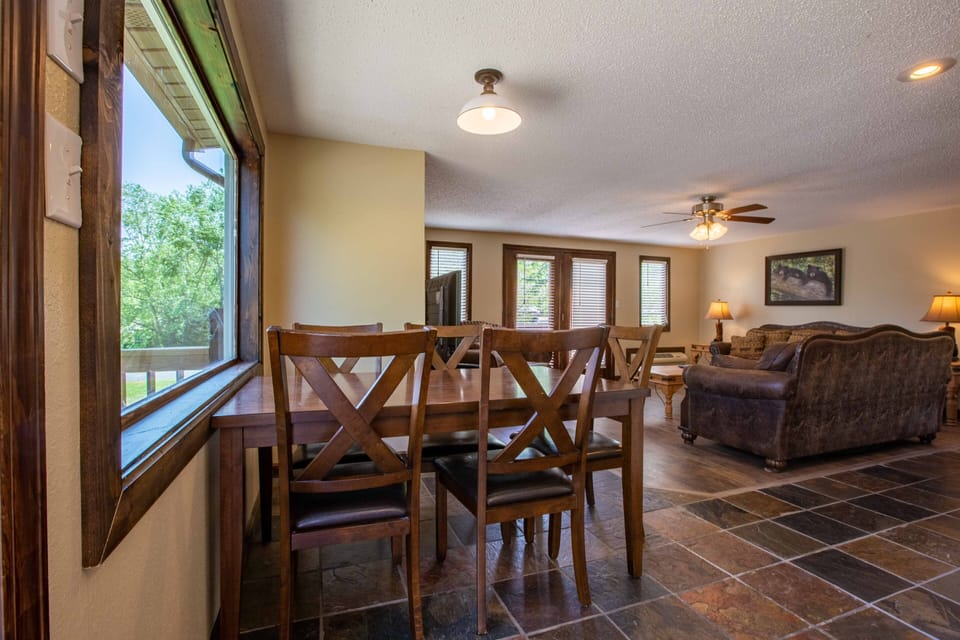 Dining area with seating for 5