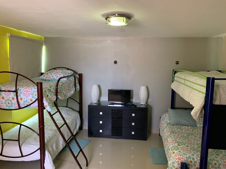 Girls bedroom 
Space for 5 