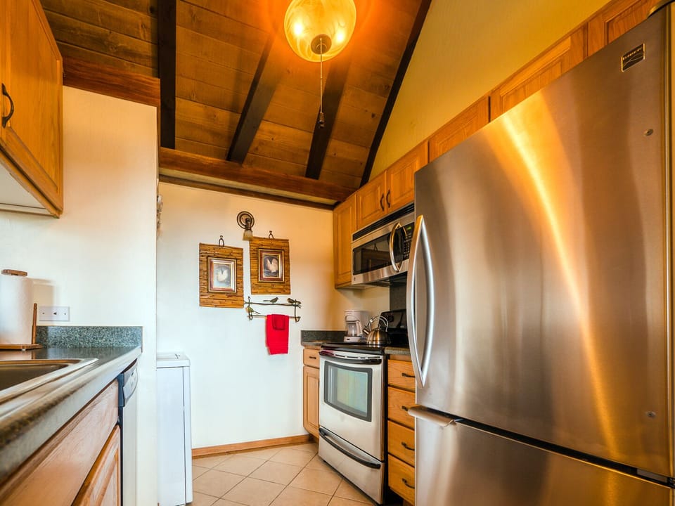 Fully stocked kitchen with new stainless steel appliances