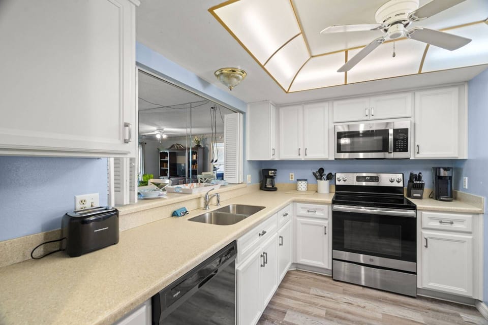 Fully Equipped Kitchen with Updated Appliances