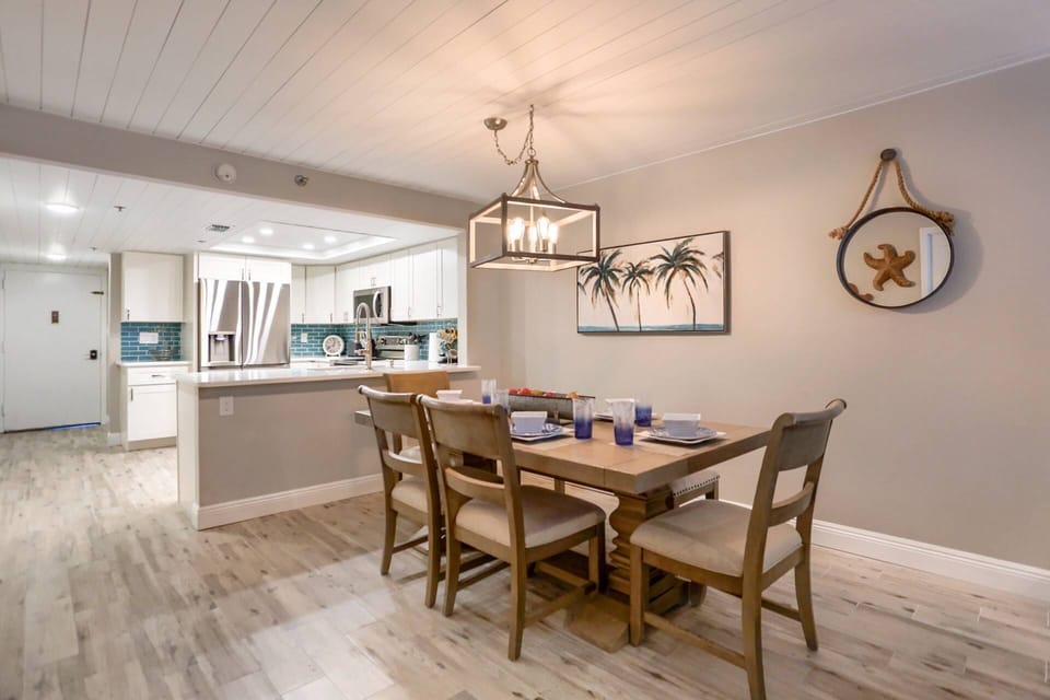 Open-Concept Kitchen and Dining Space with Seating for 6