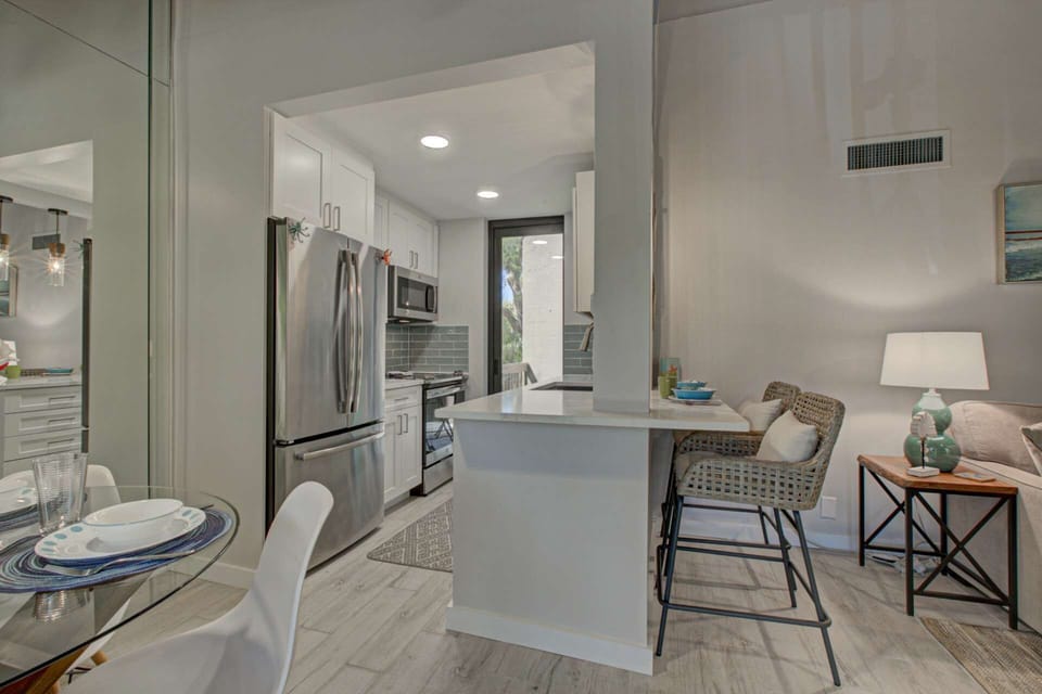 New stainless kitchen and breakfast bar for 2.