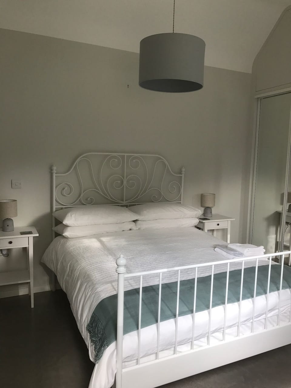 Main bedroom with king bed and en-suite bathroom