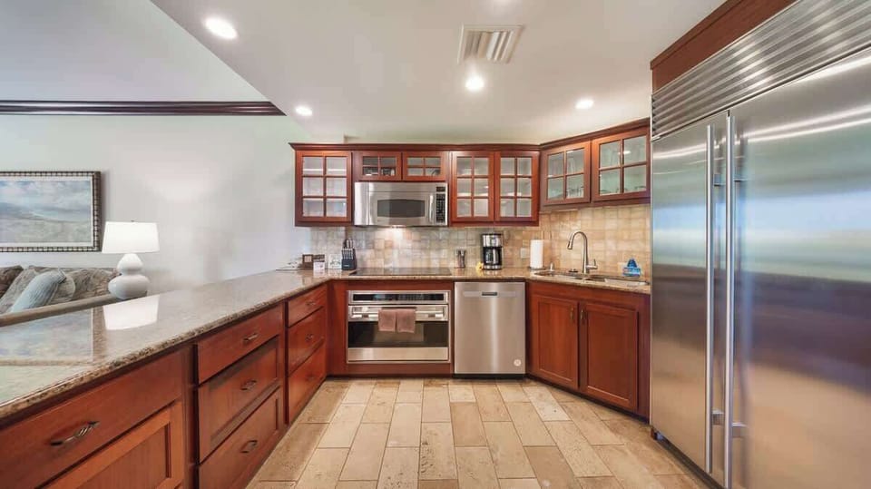 Cook with aloha in this gorgeous gourmet kitchen