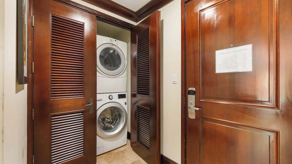 Wash, dry, and get back to vacation – full-size laundry included