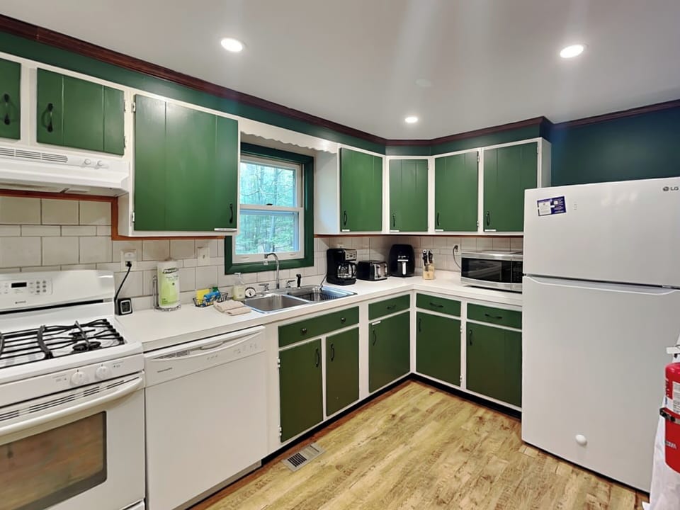 Full Kitchen