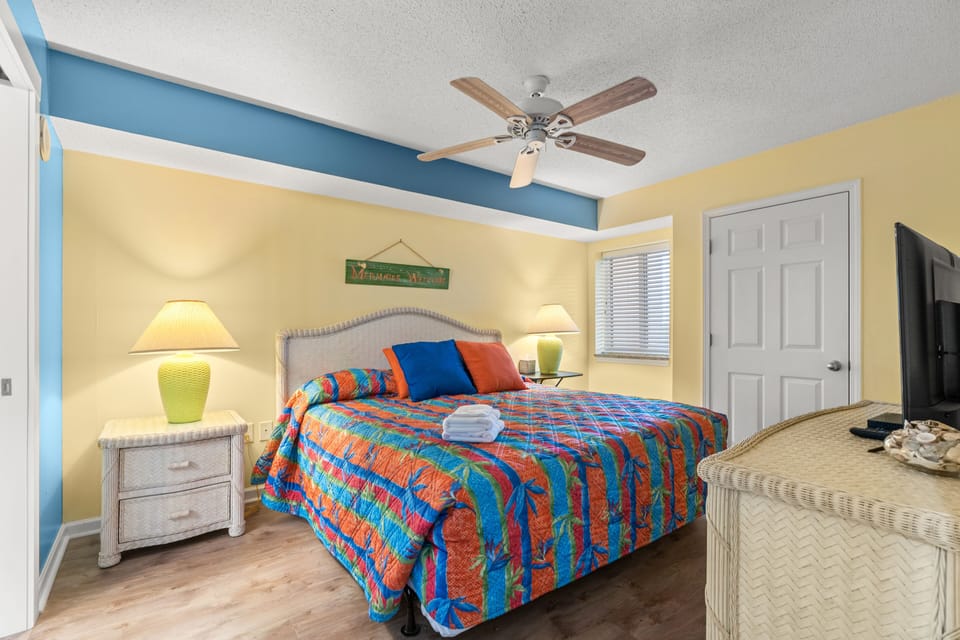 3rd bedroom w/1 king