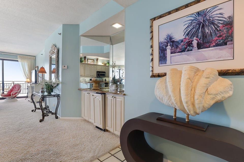 Entry and Wet Bar