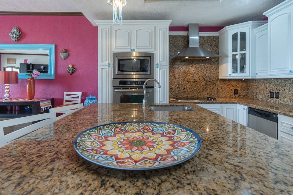 Detail of the kitchen island.