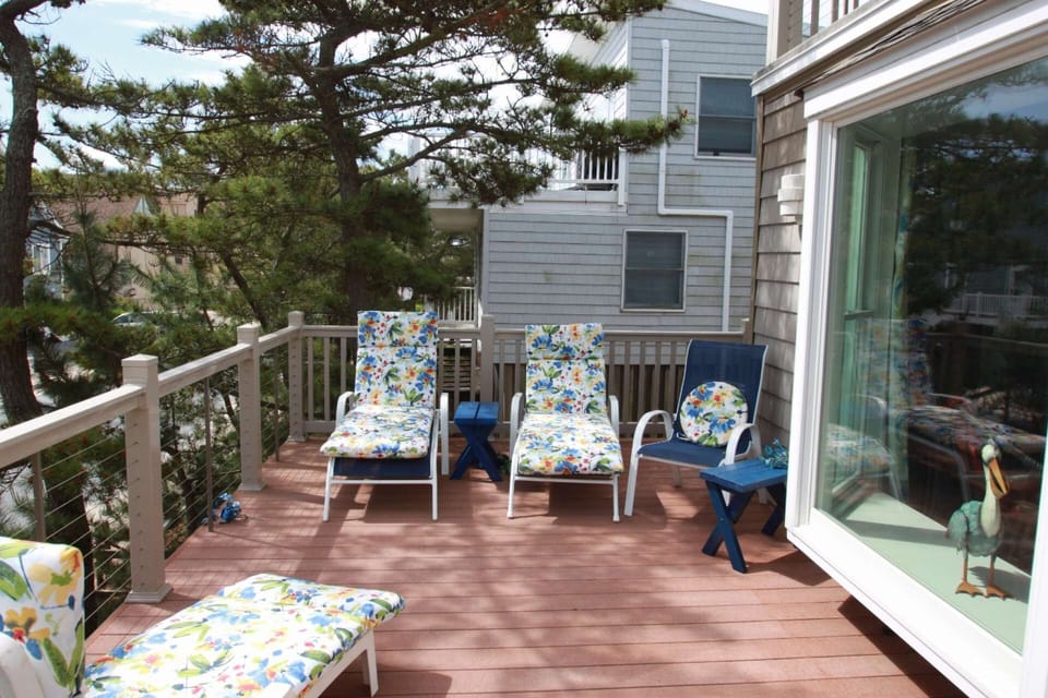 Room for all on the porch.