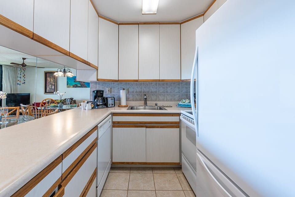 Kitchen with dishwasher