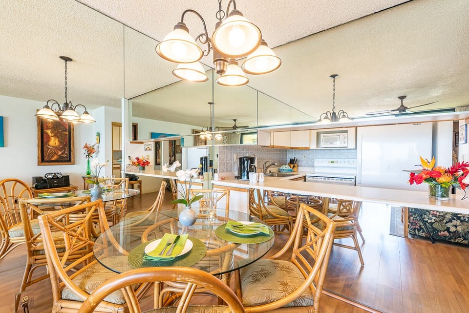 Open concept to kitchen