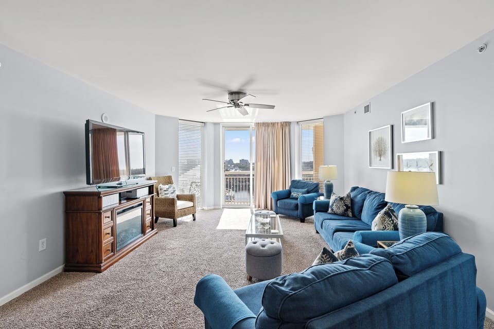 Spacious living room