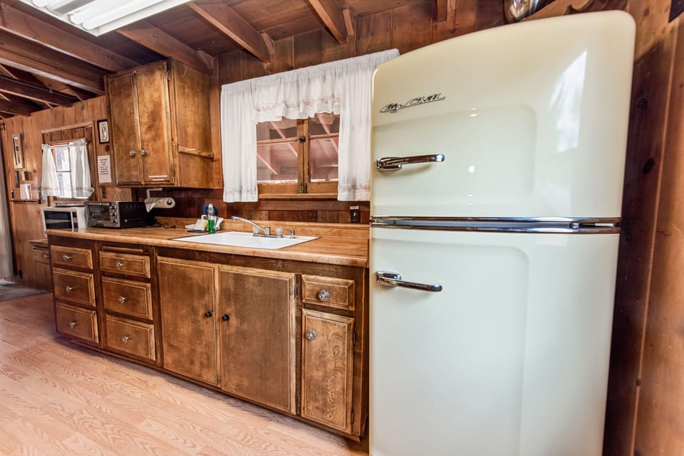 Full kitchen