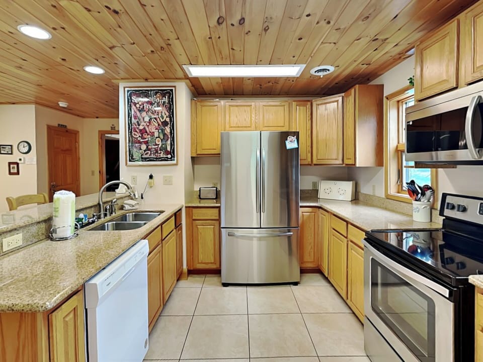 Full Kitchen