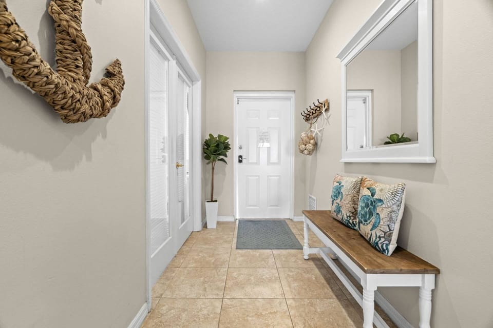 Unit Entryway - Welcome to 506 Harborview Grande!
