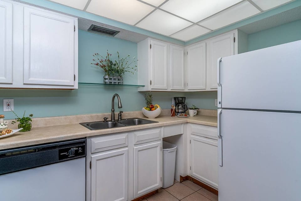Kitchen with Refrigerator, Electric Oven & Cooktop, Dishwasher & Microwave