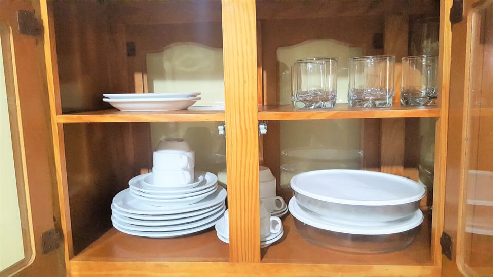 Dishware
