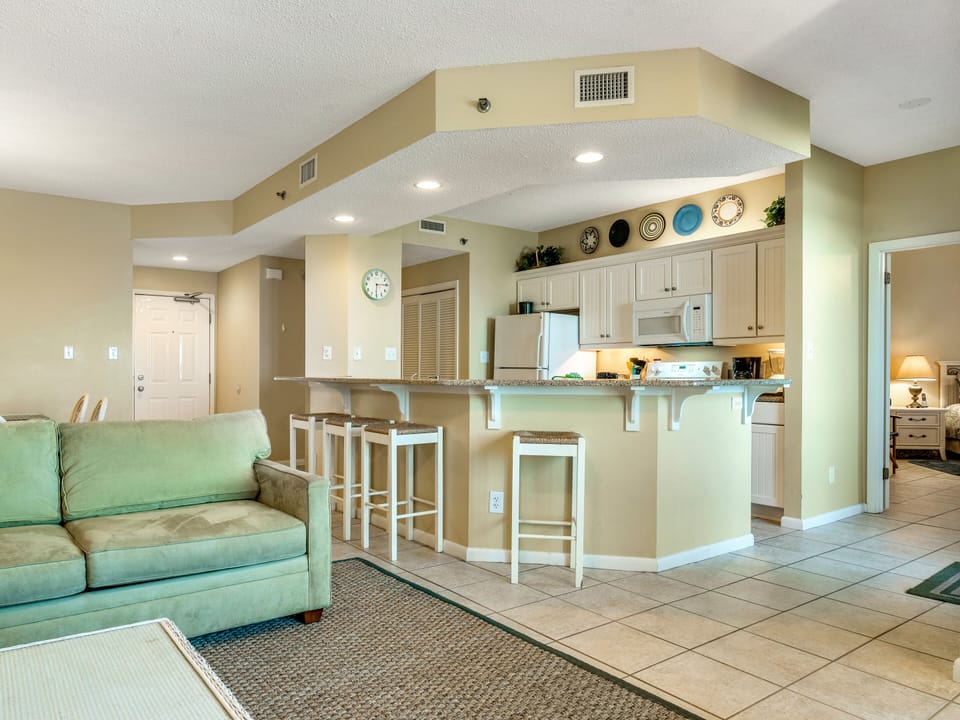 Living Area/Breakfast Bar