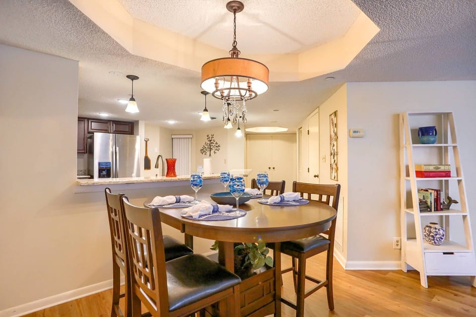 Open-Concept Kitchen and Dining Room